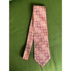 Giorgio Vianni Handmade 100% Silk Necktie. L /57" W 4" Geometric pattern.